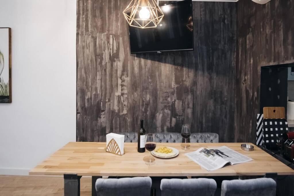 מדריד Apartamentos Plaza De Pedro Zerolo III מראה חיצוני תמונה