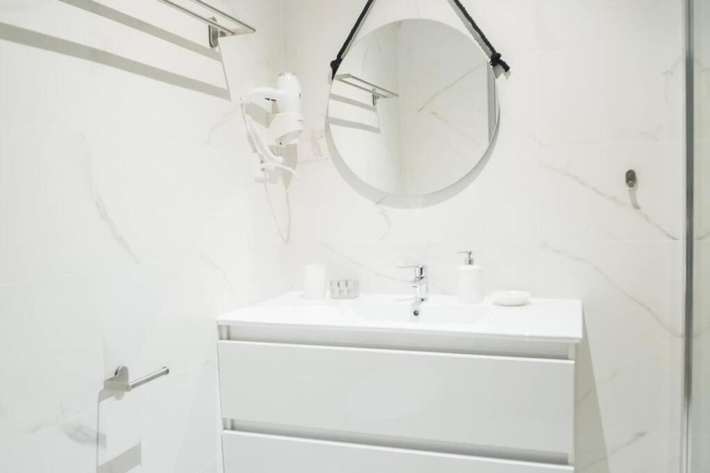 מדריד Apartamentos Plaza De Pedro Zerolo III מראה חיצוני תמונה